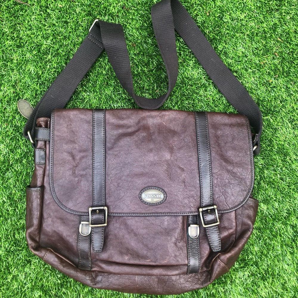 Authentic leather fossil messenger bag